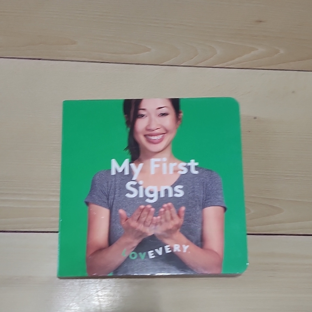 Lovevery My First Signs Book